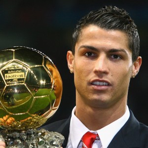 爱游戏电竞全站-美国传统马术赛事“Mustang Challenge”在拉斯维加斯成功举办，吸引众多观众参与。