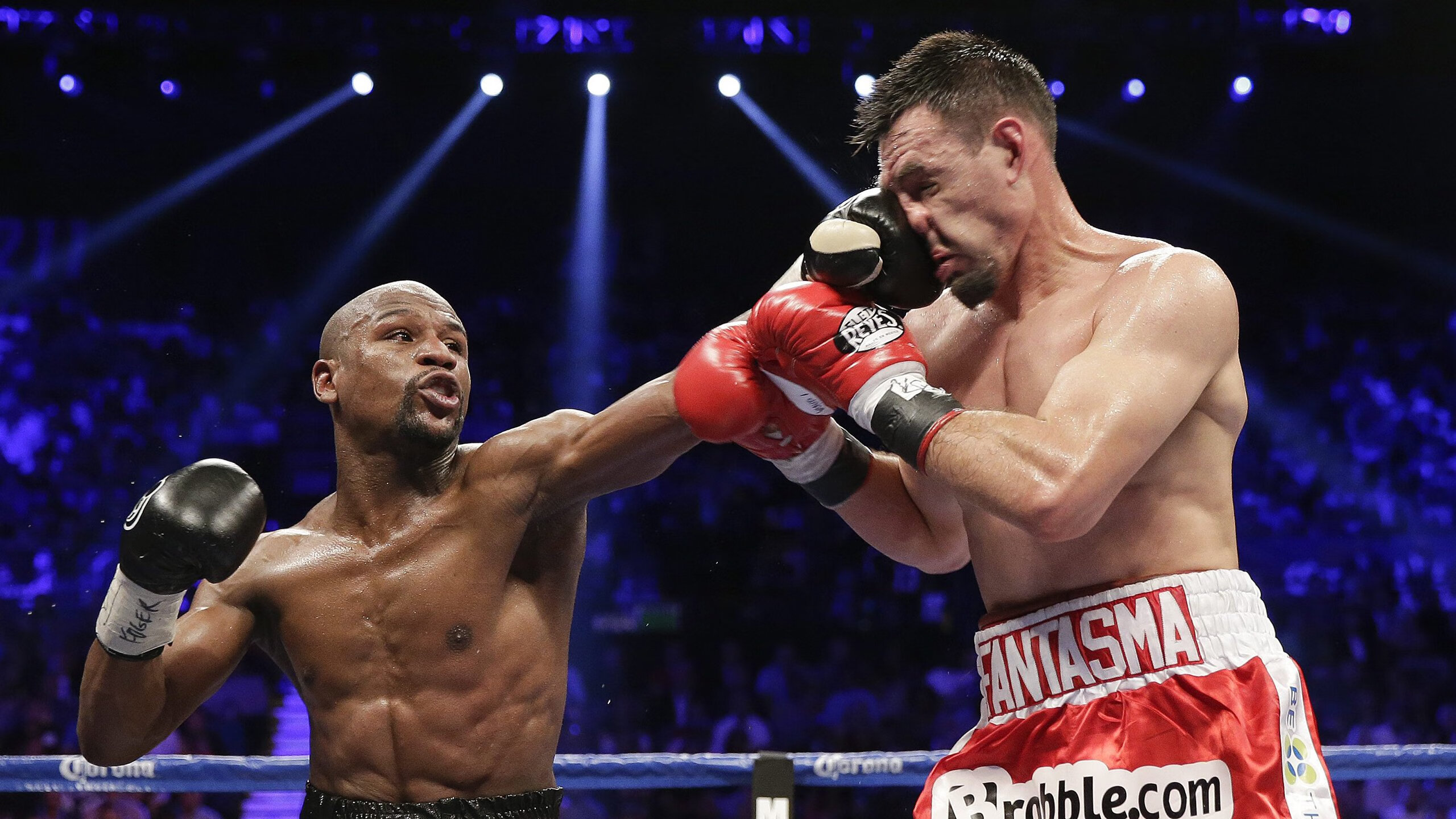 电竞选手职业化道路：训练、比赛与商业价值，电竞职业选手一般是干什么的